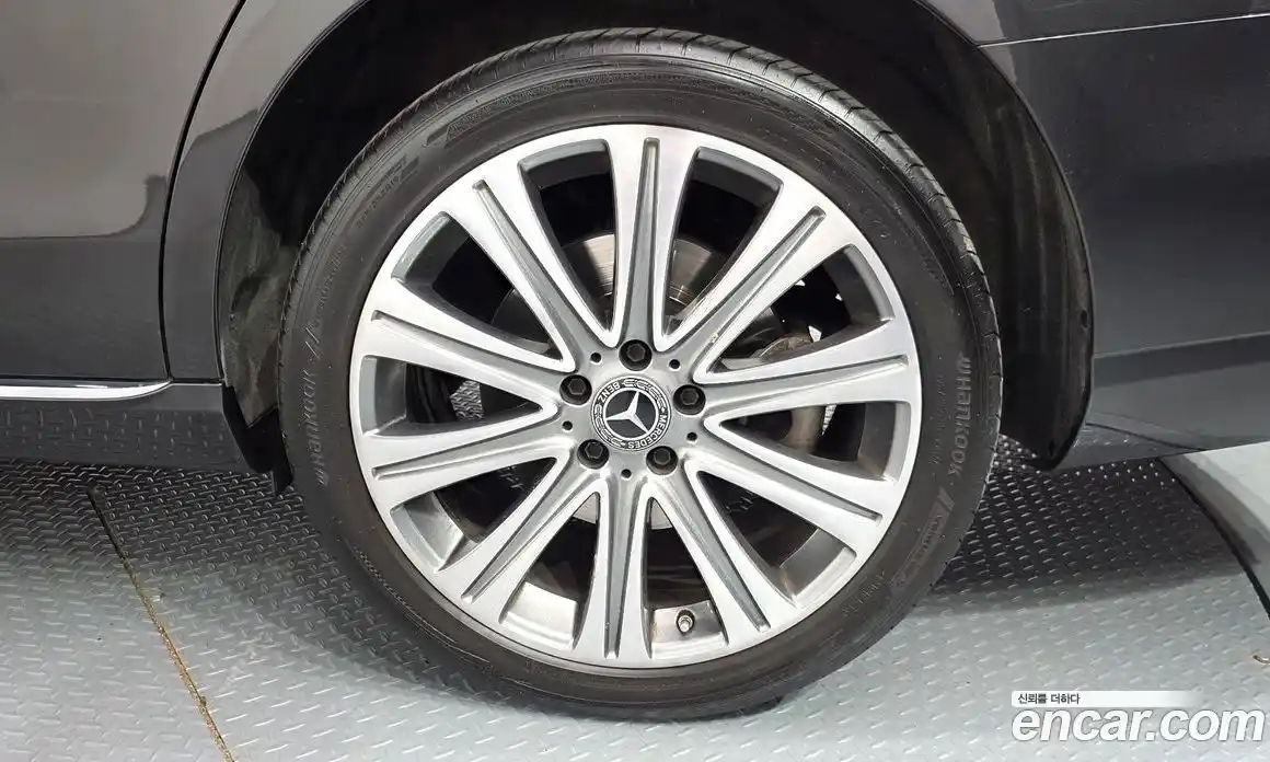 Mercedes-Benz E-Class 2022 2.0 автомат (гидро), фото 7