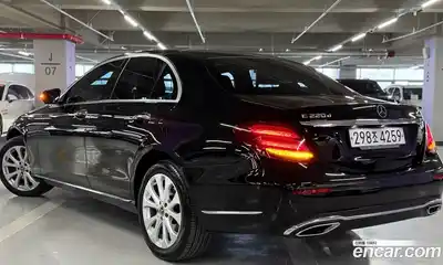 Mercedes-Benz E-Class 2019 1.9 автомат (гидро), миниатюра 5