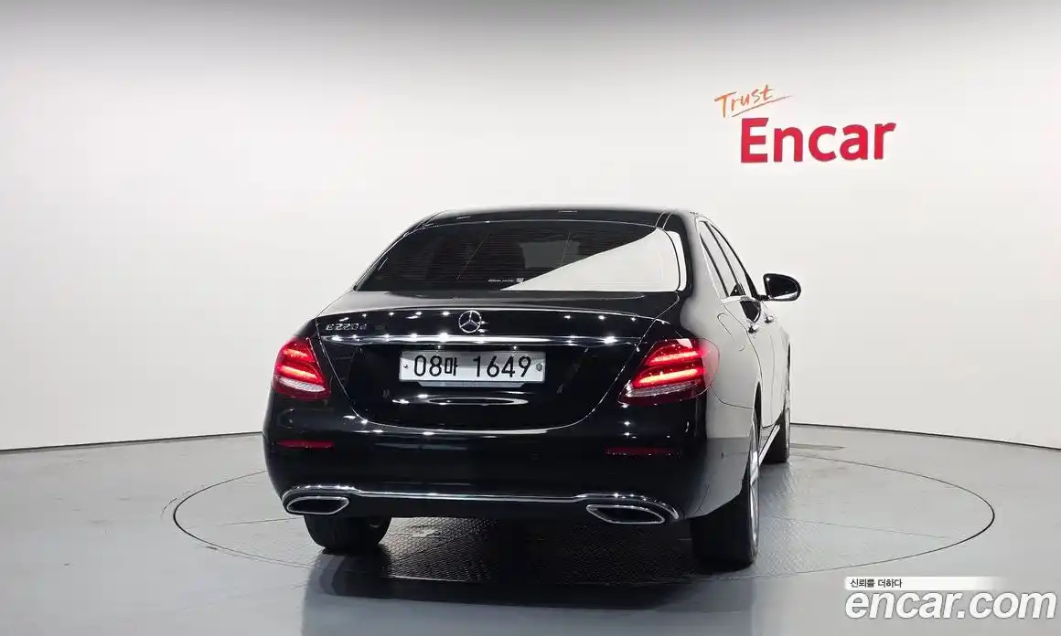 Mercedes-Benz E-Class 2018 1.9 автомат (гидро), фото 4