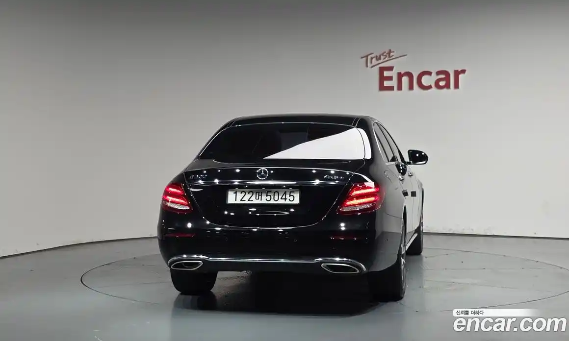 Mercedes-Benz E-Class 2019 2.0 автомат (гидро), фото 4