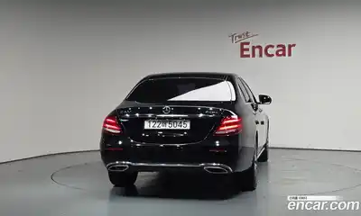 Mercedes-Benz E-Class 2019 2.0 автомат (гидро), миниатюра 4