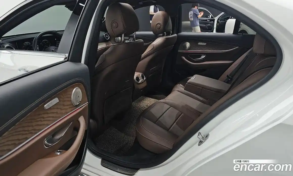 Mercedes-Benz E-Class 2021 2.0 автомат (гидро), фото 18
