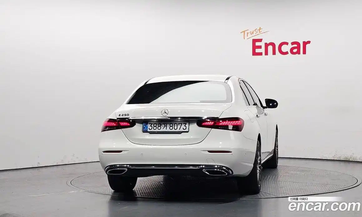 Mercedes-Benz E-Class 2021 2.0 автомат (гидро), фото 4