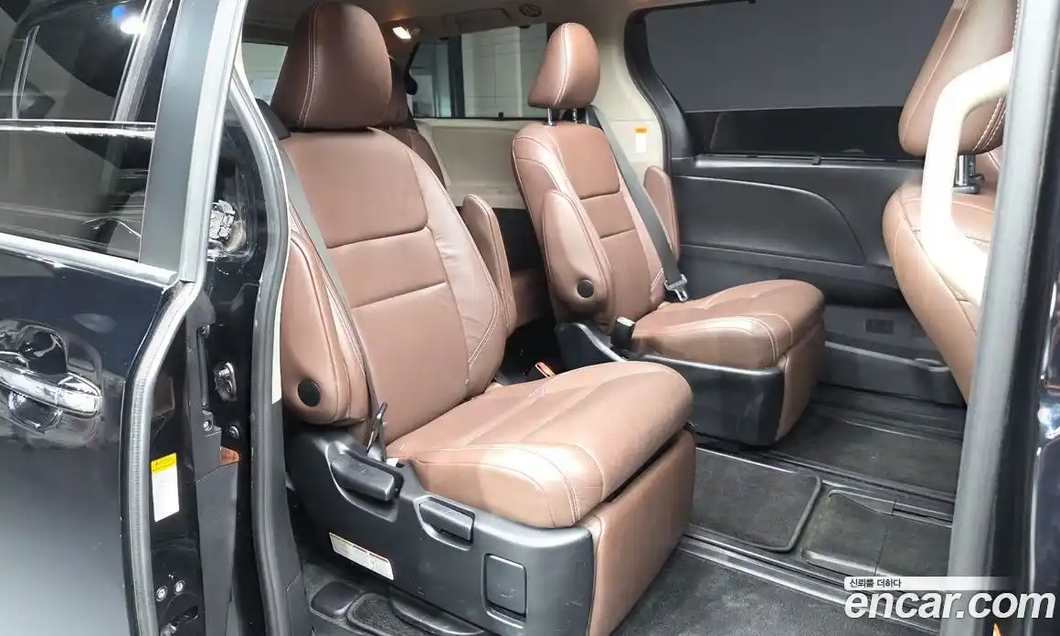 Toyota Sienna 2016 3.5 автомат (гидро), фото 12 Toyota Sienna 2016 3.5 автомат (гидро), фото 12