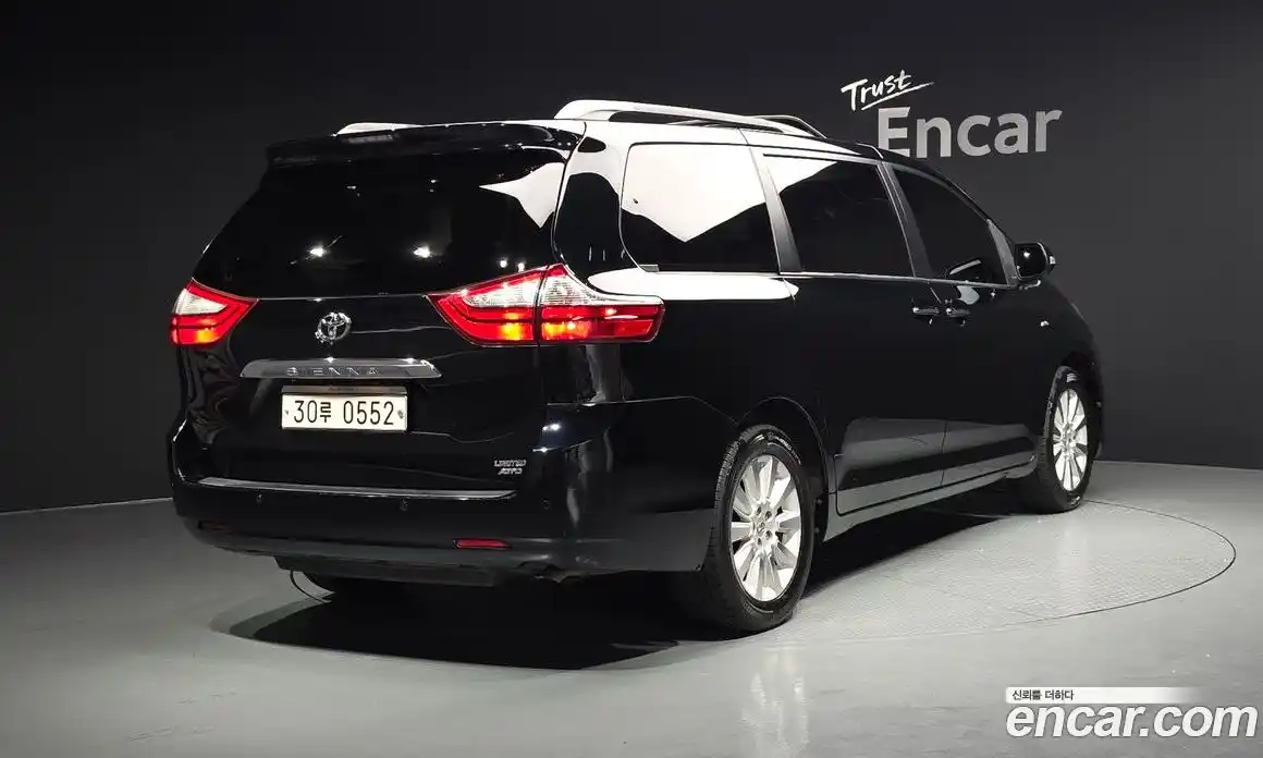 Toyota Sienna 2016 3.5 автомат (гидро), фото 2 Toyota Sienna 2016 3.5 автомат (гидро), фото 2