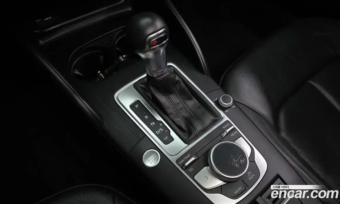Audi A3 2018 2.0 автомат (гидро), фото 12