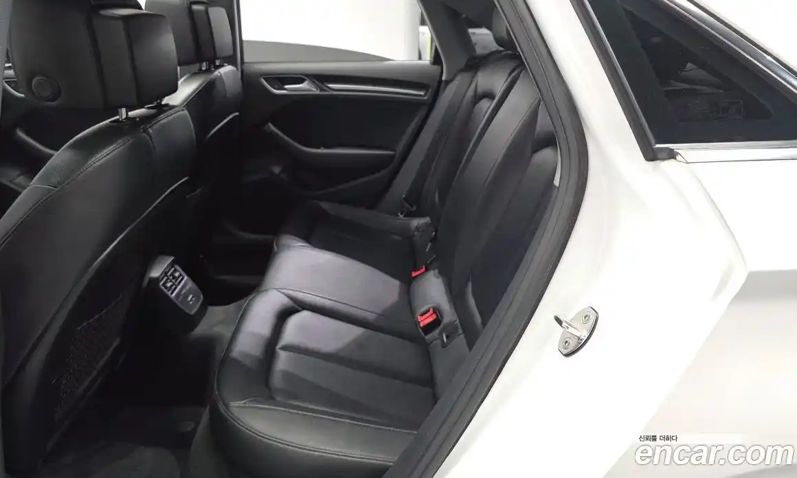 Audi A3 2018 2.0 автомат (гидро), фото 16