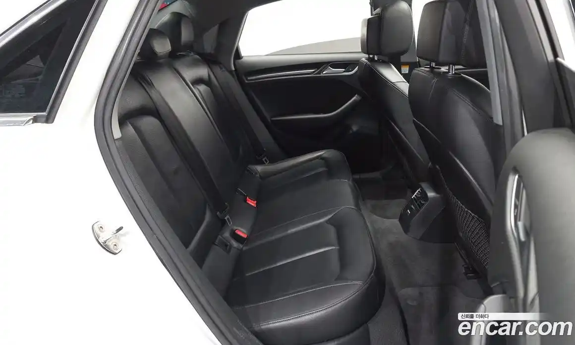 Audi A3 2018 2.0 автомат (гидро), фото 18