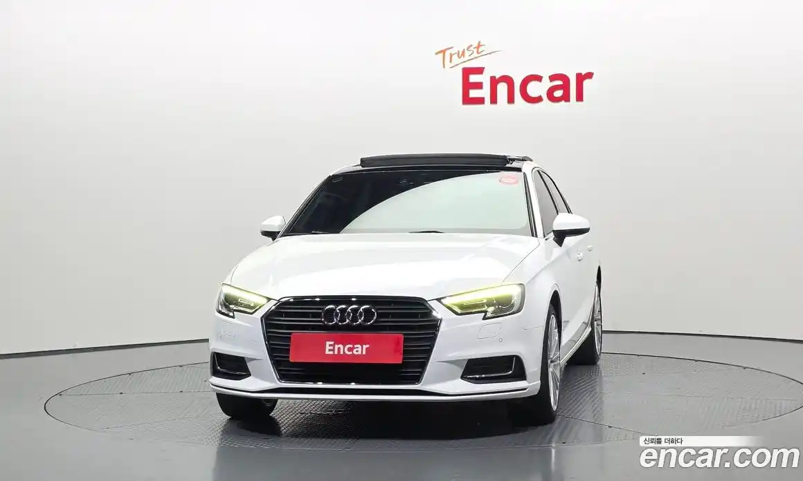 Audi A3 2018 2.0 автомат (гидро), фото 3