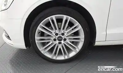 Audi A3 2018 2.0 автомат (гидро), миниатюра 5