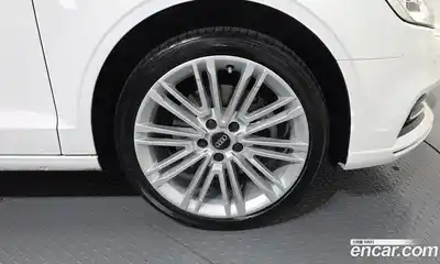 Audi A3 2018 2.0 автомат (гидро), миниатюра 7