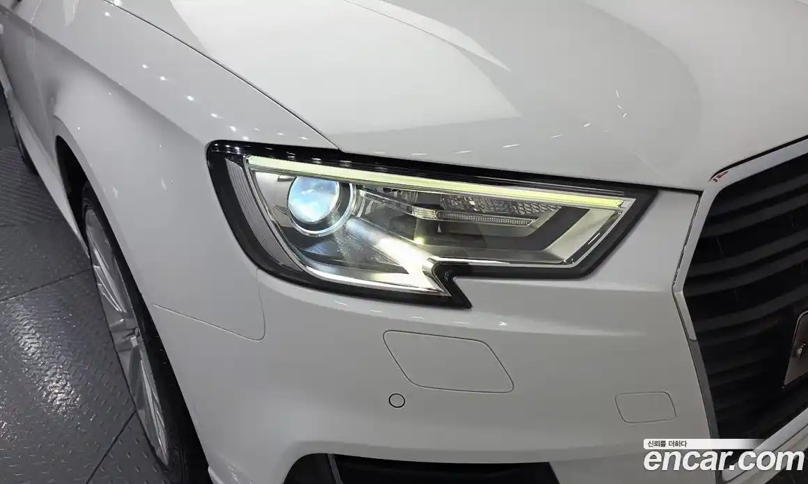 Audi A3 2018 2.0 автомат (гидро), фото 8