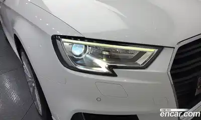 Audi A3 2018 2.0 автомат (гидро), миниатюра 8