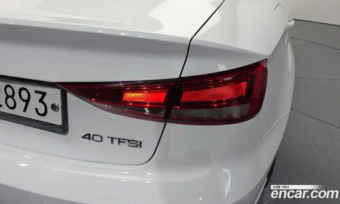Audi A3 2018 2.0 автомат (гидро), фото 9