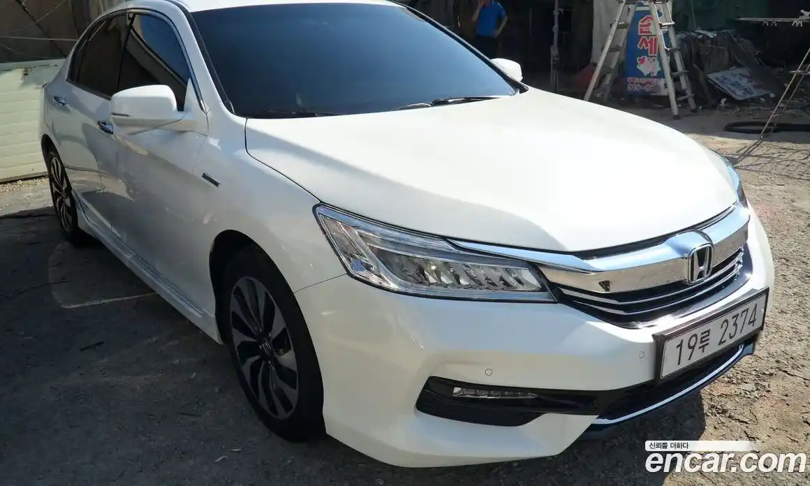 Honda Accord 2017 2.0 автомат (гидро), фото 3