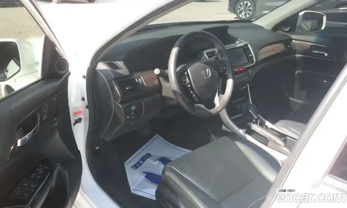 Honda Accord 2017 2.0 автомат (гидро), фото 7