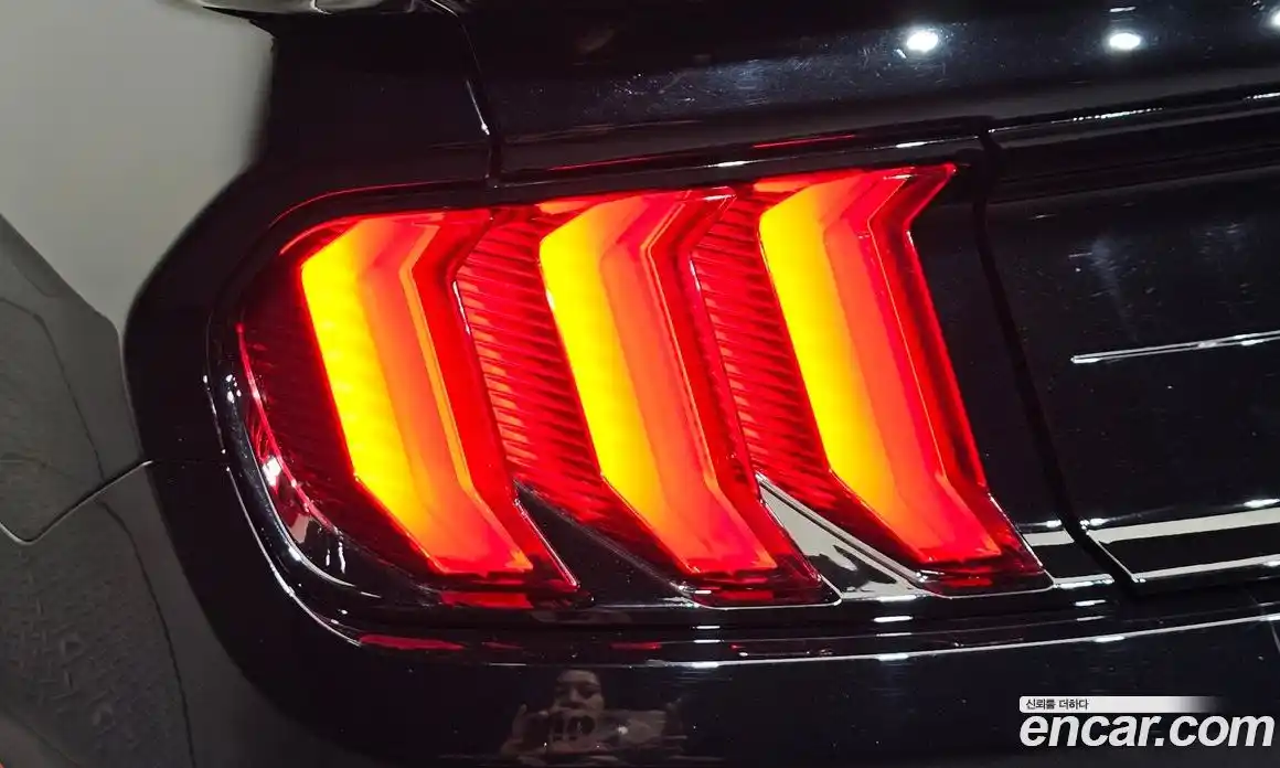 Ford Mustang 2020 5.0 автомат (гидро), фото 8