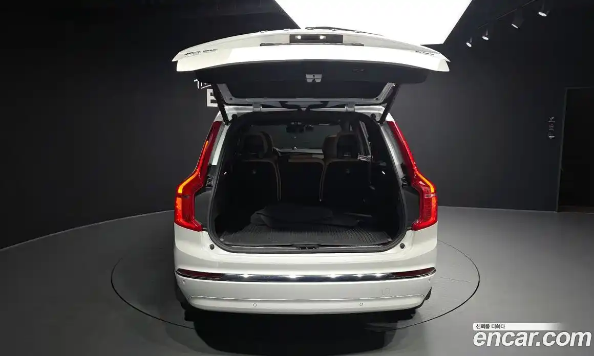 Volvo XC90 2023 2.0 автомат (гидро), фото 20