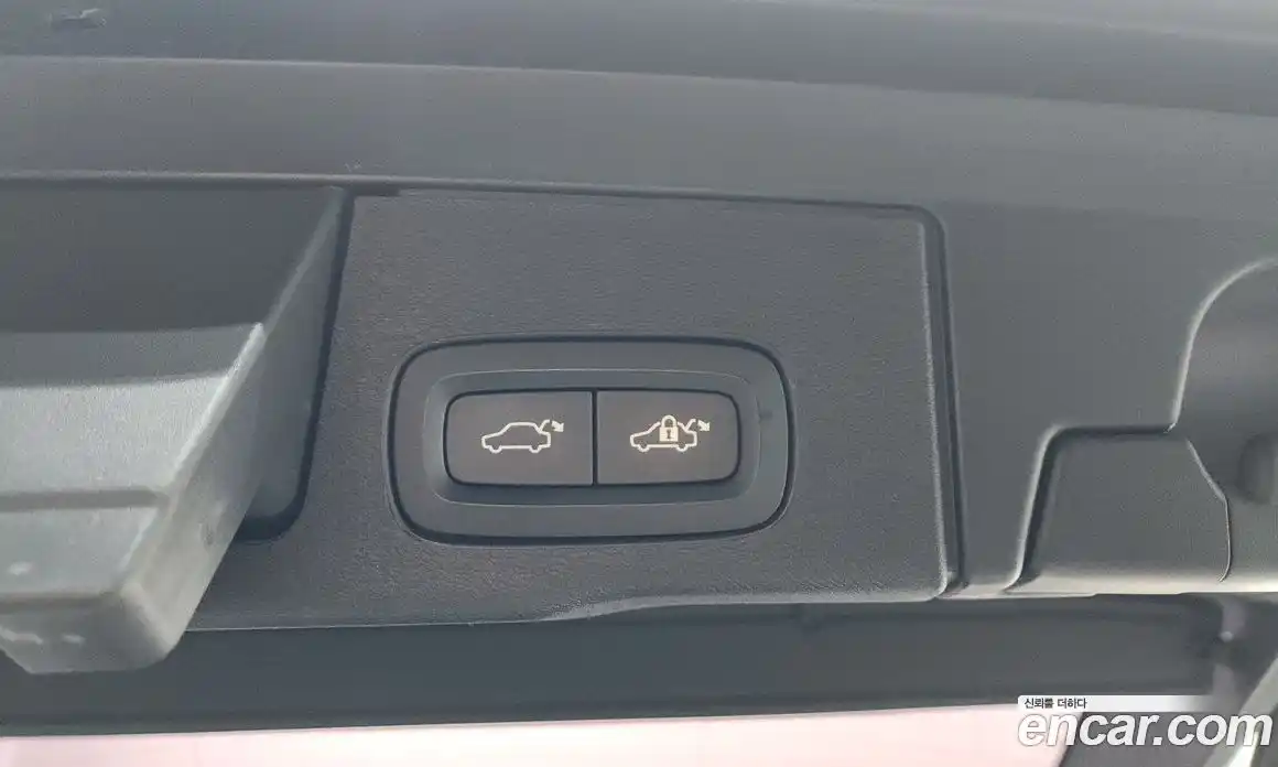Volvo XC60 2020 2.0 автомат (гидро), фото 23