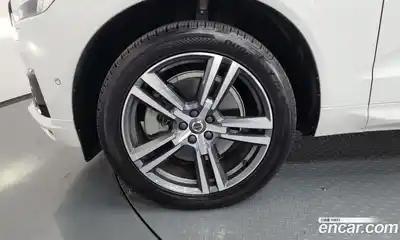 Volvo XC60 2020 2.0 автомат (гидро), миниатюра 5