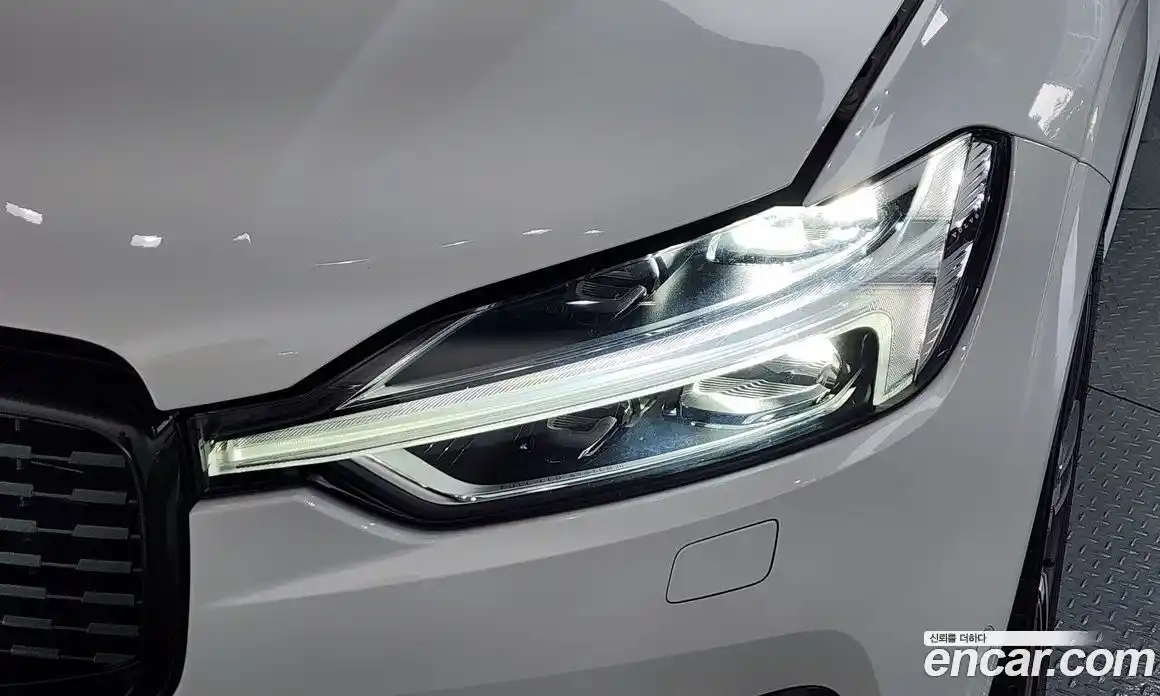 Volvo XC60 2020 2.0 автомат (гидро), фото 8
