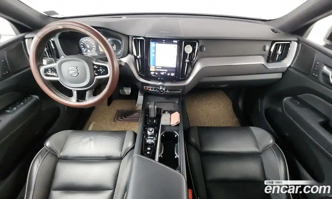 Volvo XC60 2020 2.0 автомат (гидро), фото 10