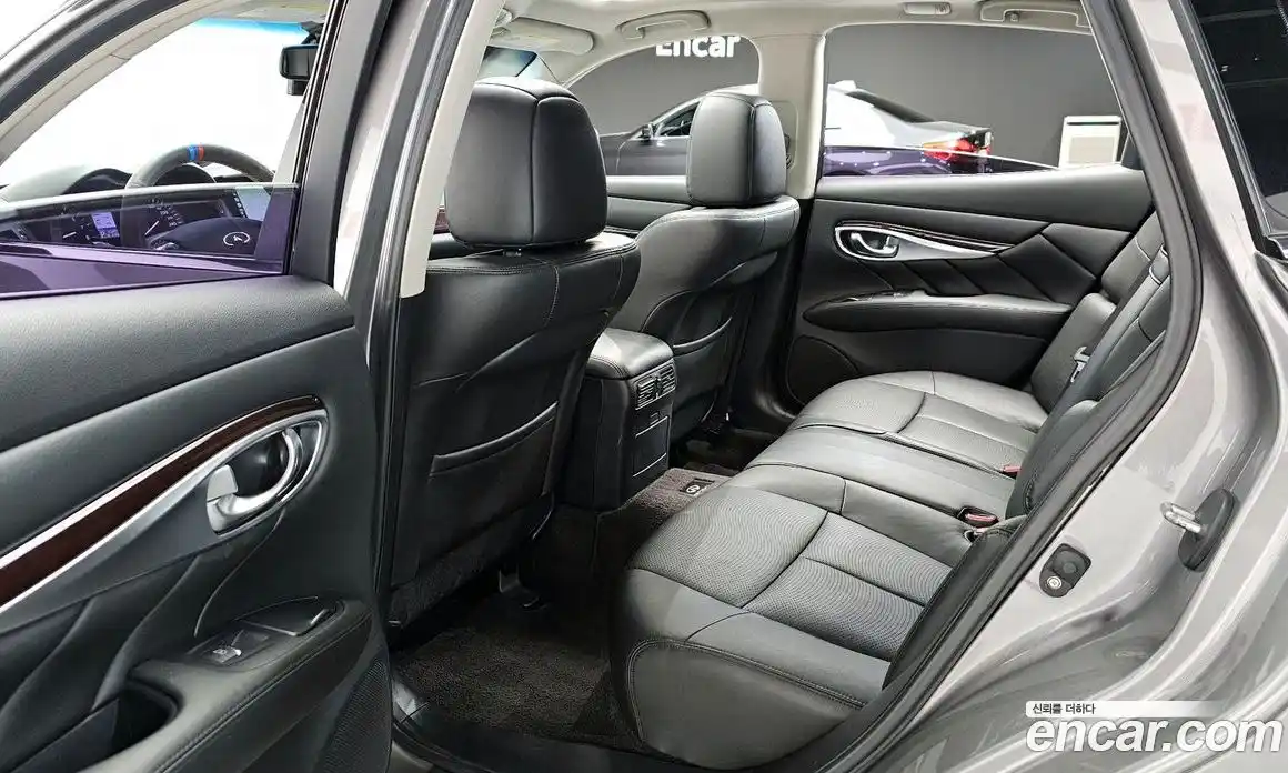 Infiniti M 2010 3.7 автомат (гидро), фото 11 Infiniti M 2010 3.7 автомат (гидро), фото 11