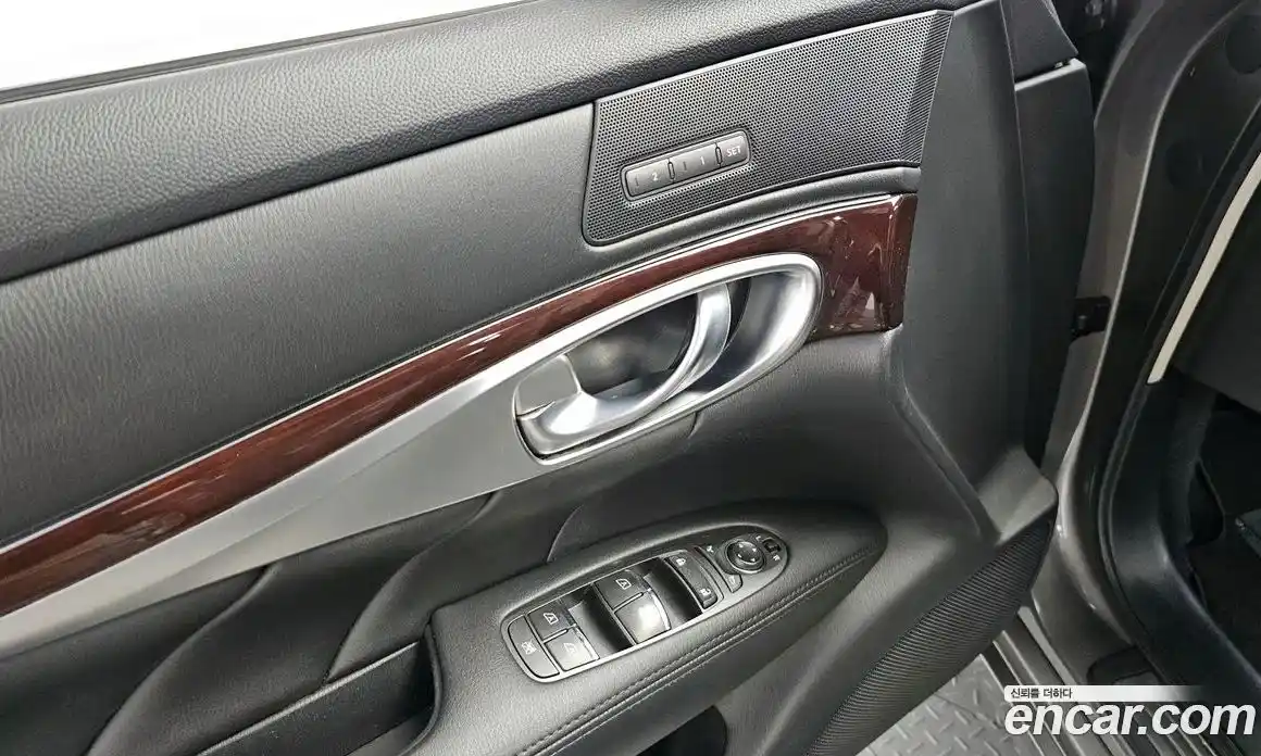 Infiniti M 2010 3.7 автомат (гидро), фото 16 Infiniti M 2010 3.7 автомат (гидро), фото 16