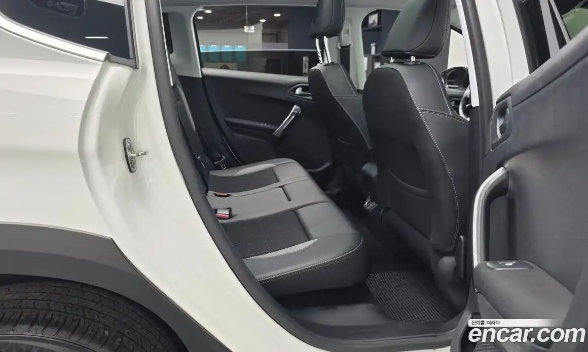 Peugeot 2008 2018 1.6 автомат (гидро), фото 12