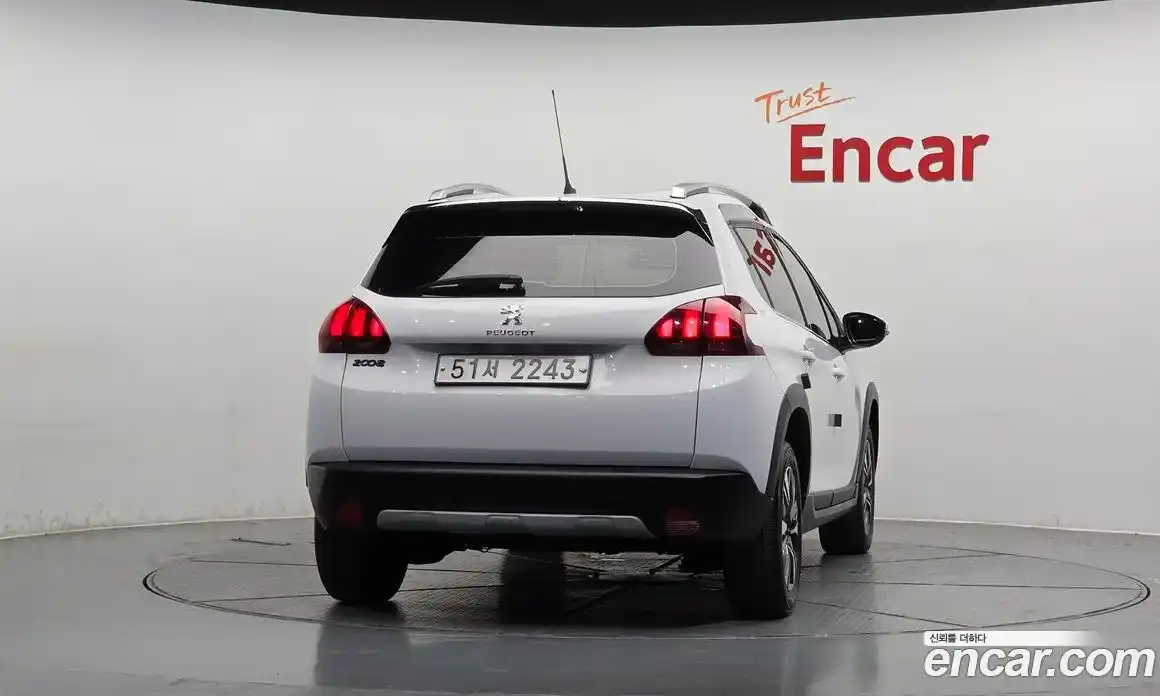 Peugeot 2008 2018 1.6 автомат (гидро), фото 4