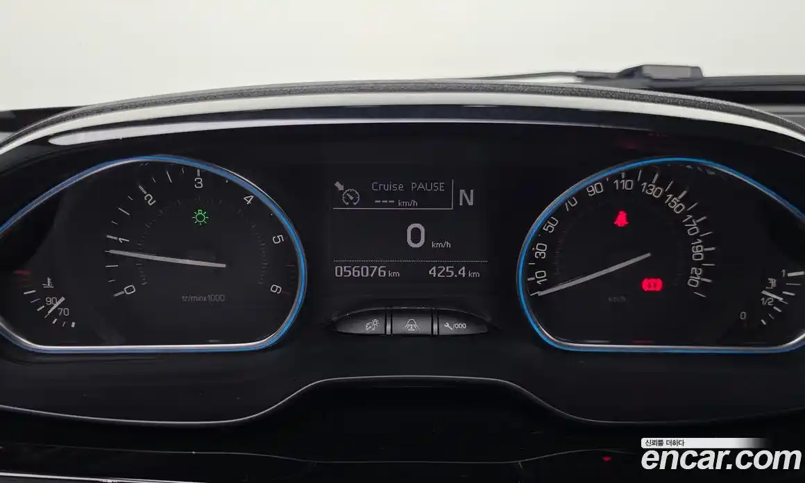 Peugeot 2008 2018 1.6 автомат (гидро), фото 8