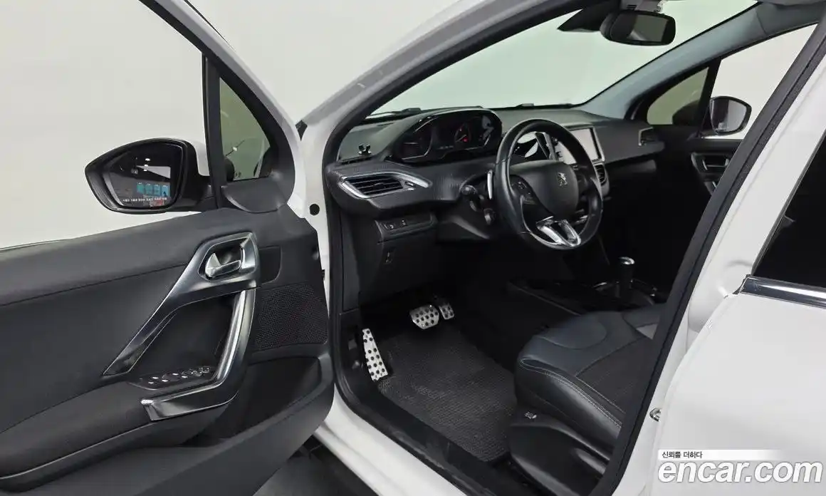 Peugeot 2008 2018 1.6 автомат (гидро), фото 10