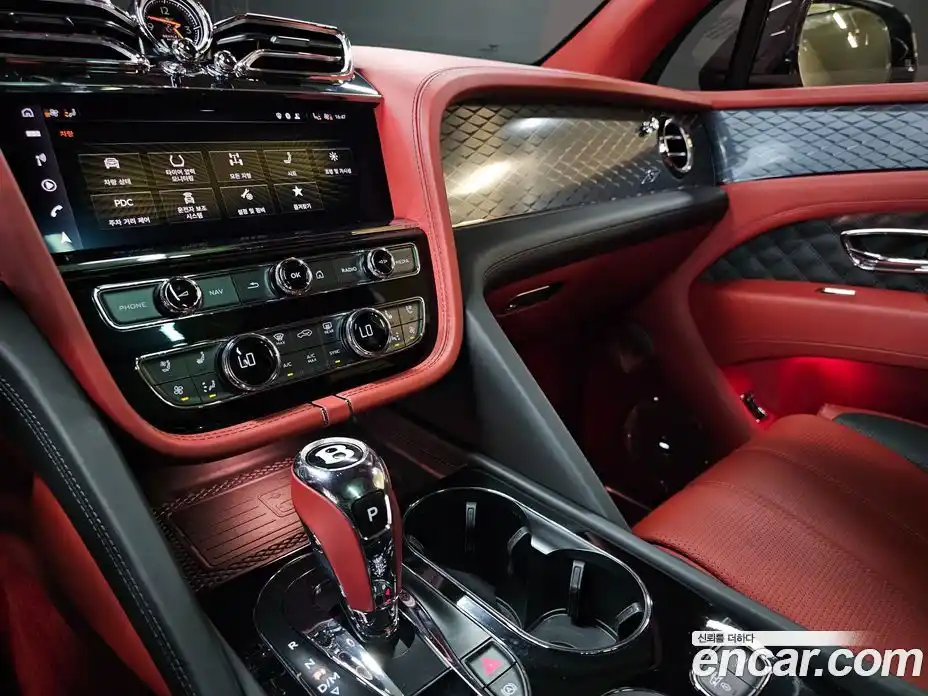Bentley Bentayga 2022 4.0 автомат (гидро), фото 12 Bentley Bentayga 2022 4.0 автомат (гидро), фото 12