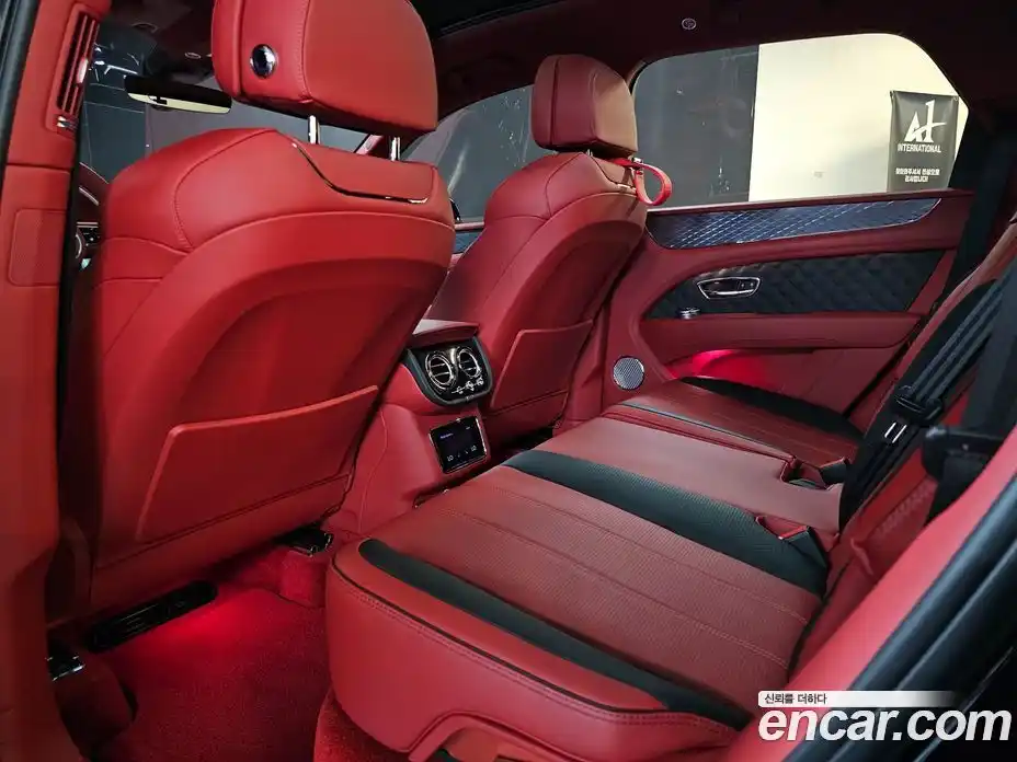 Bentley Bentayga 2022 4.0 автомат (гидро), фото 18 Bentley Bentayga 2022 4.0 автомат (гидро), фото 18