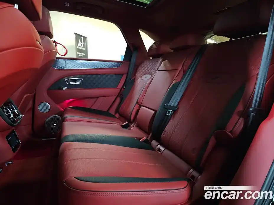 Bentley Bentayga 2022 4.0 автомат (гидро), фото 19 Bentley Bentayga 2022 4.0 автомат (гидро), фото 19