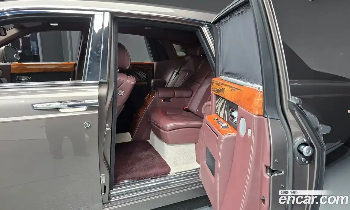 Rolls-Royce Phantom 2014 6.7 автомат (гидро), фото 12 Rolls-Royce Phantom 2014 6.7 автомат (гидро), фото 12