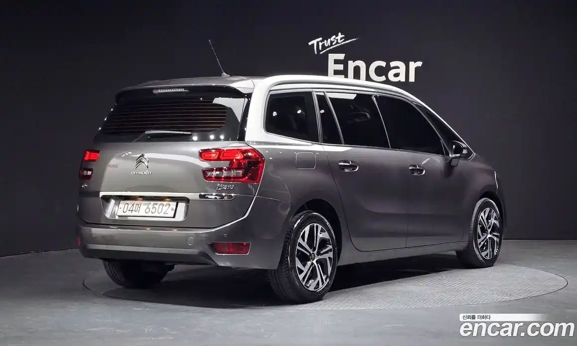 Citroen C4 Picasso 2018 1.6 автомат (гидро), фото 2 Citroen C4 Picasso 2018 1.6 автомат (гидро), фото 2