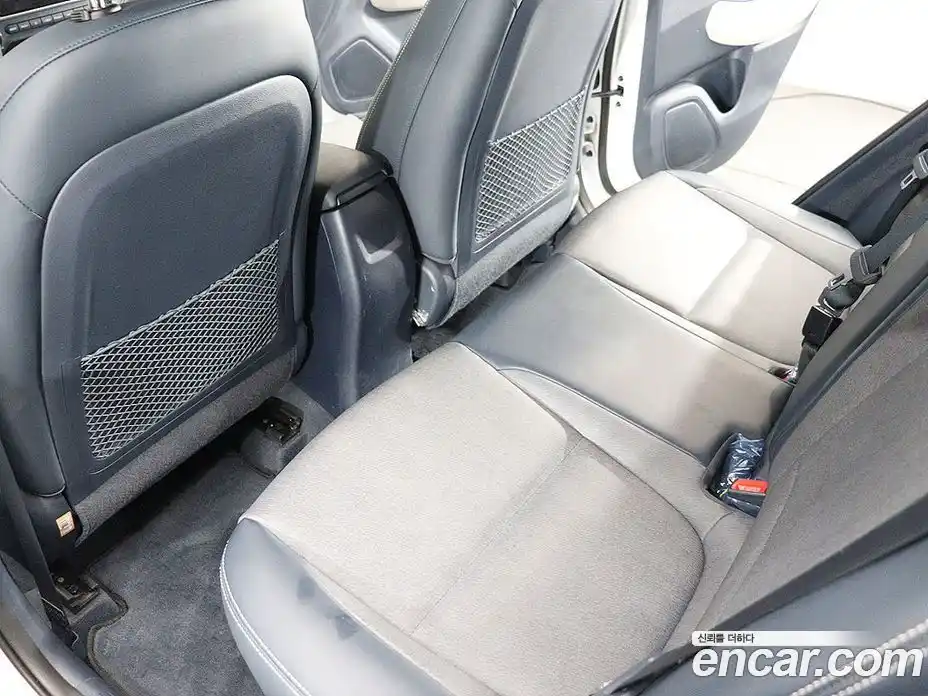 Hyundai Venue 2020 1.6 автомат (гидро), фото 17