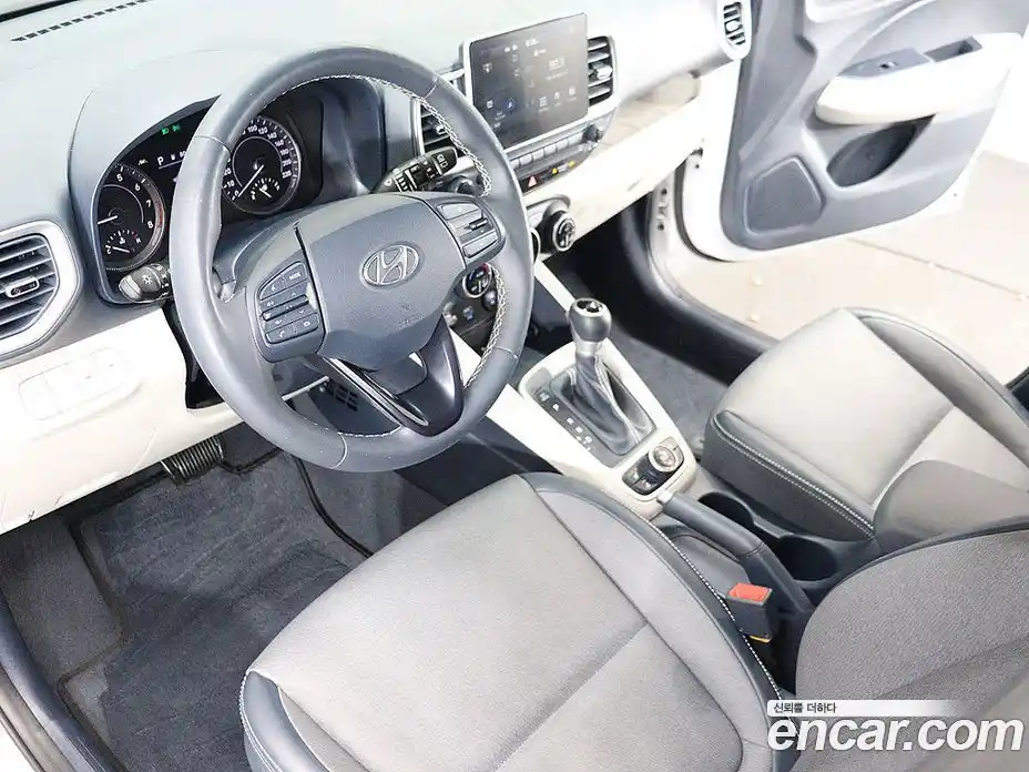 Hyundai Venue 2020 1.6 автомат (гидро), фото 18