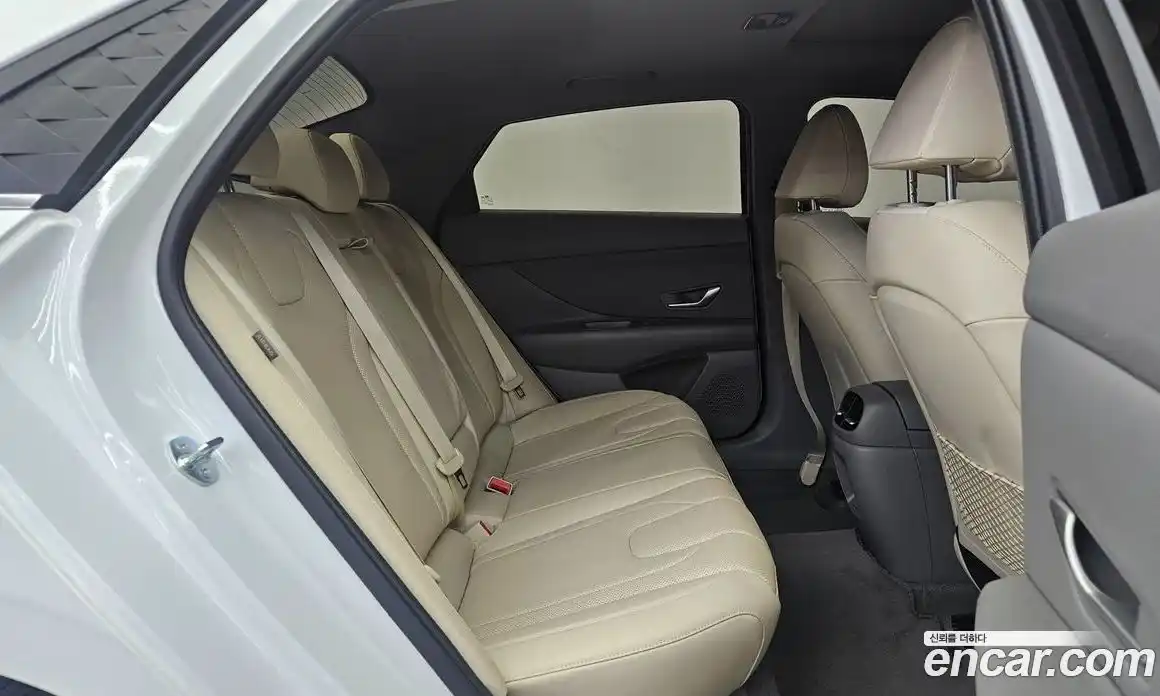 Hyundai Avante 2024 1.6 автомат (гидро), фото 12