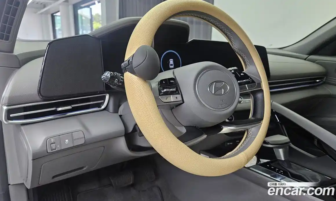 Hyundai Avante 2024 1.6 автомат (гидро), фото 13