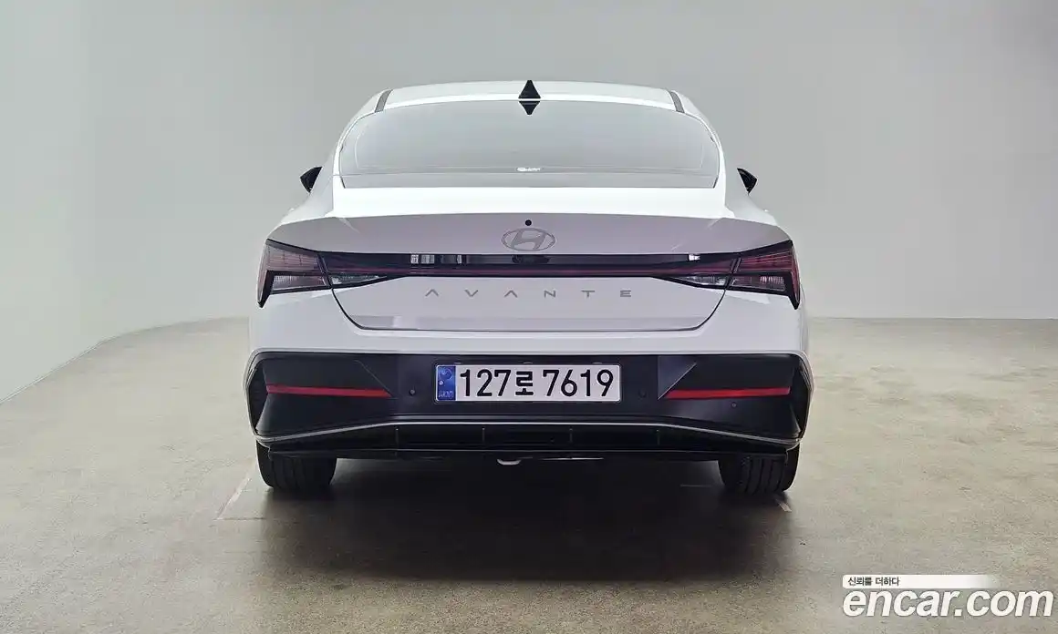 Hyundai Avante 2024 1.6 автомат (гидро), фото 4