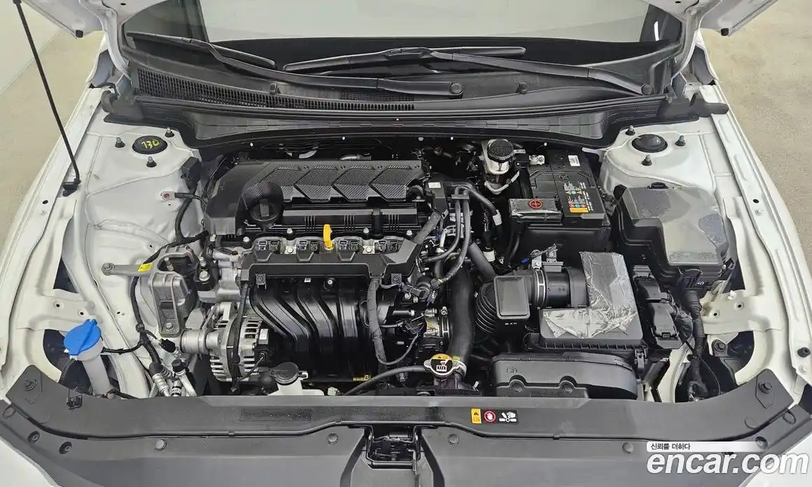 Hyundai Avante 2024 1.6 автомат (гидро), фото 6