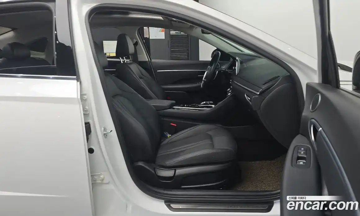 Hyundai Sonata 2019 2.0 автомат (гидро), фото 15