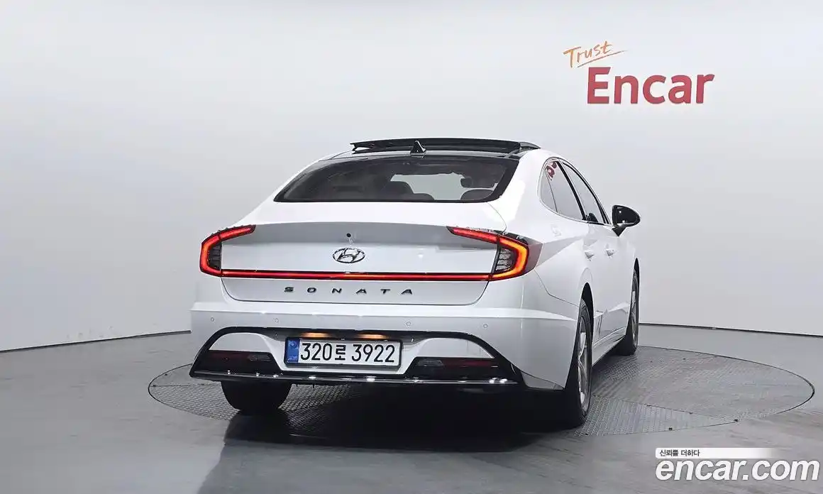 Hyundai Sonata 2019 2.0 автомат (гидро), фото 3