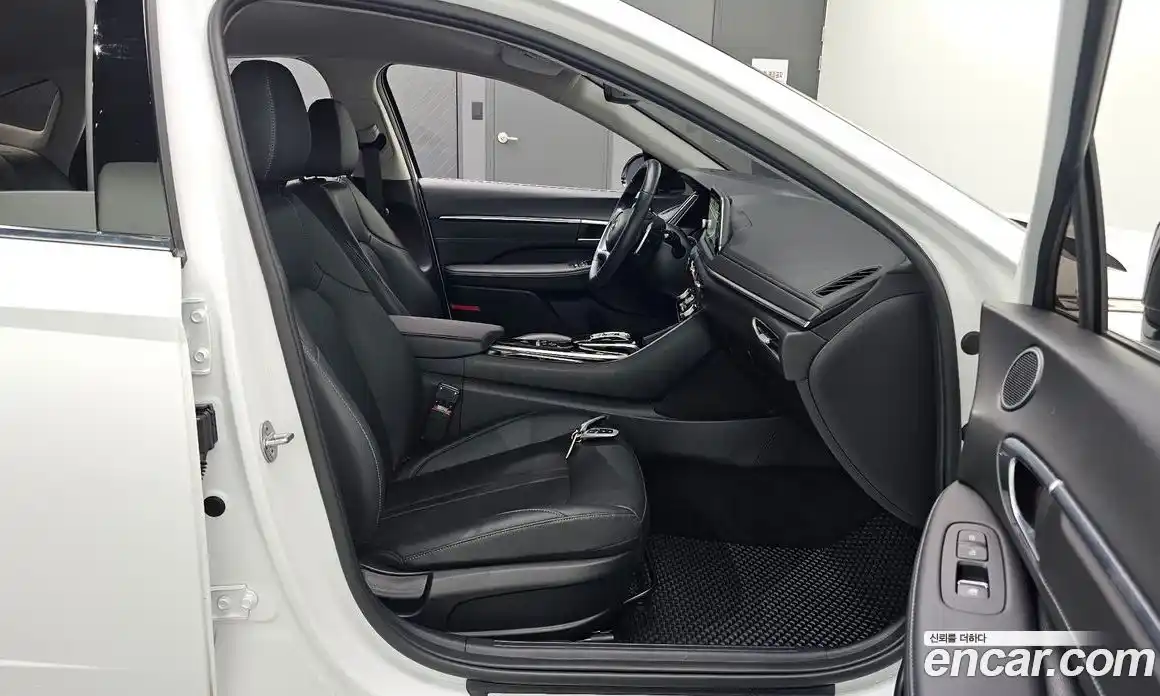 Hyundai Sonata 2022 2.0 автомат (гидро), фото 16
