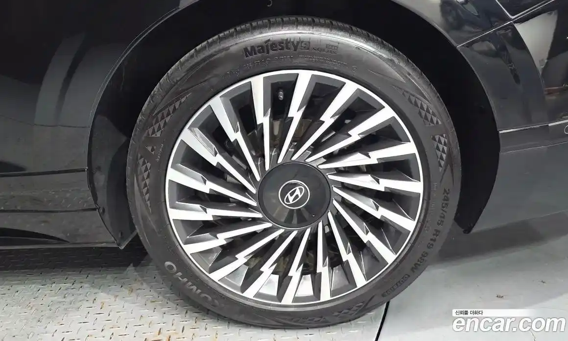 Hyundai Grandeur 2023 1.6 автомат (гидро), фото 6