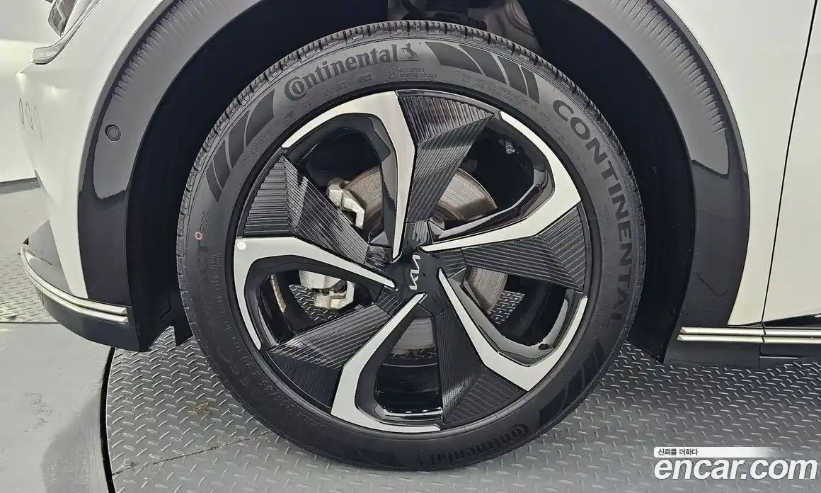 Kia EV6 2023 0.1 автомат (гидро), фото 5