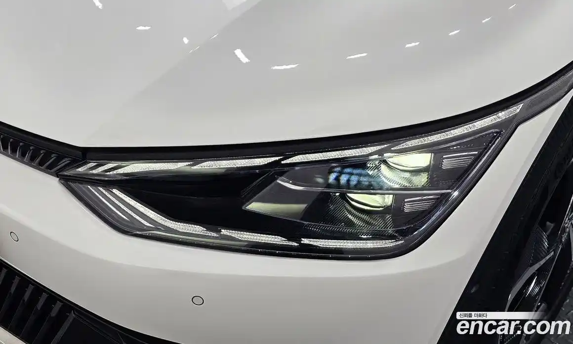 Kia EV6 2023 0.1 автомат (гидро), фото 8