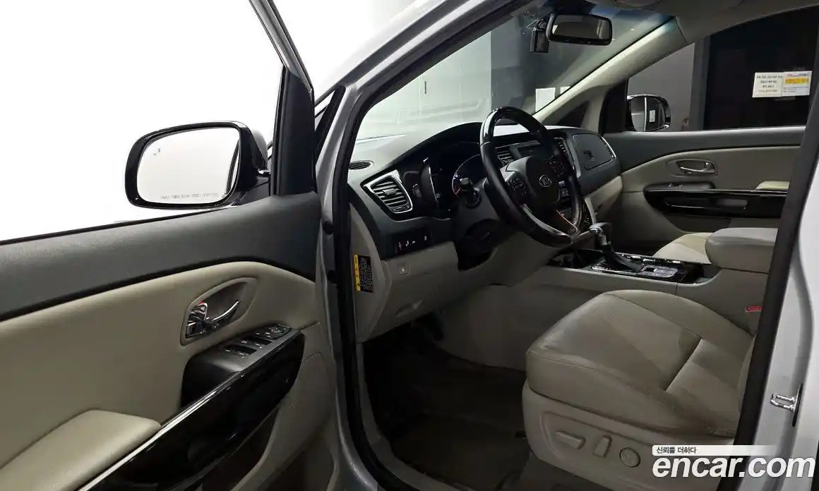 Kia Carnival 2020 2.2 автомат (гидро), фото 13